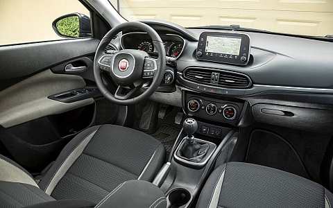 Fiat Tipo Station Wagon (2016) - Interijer