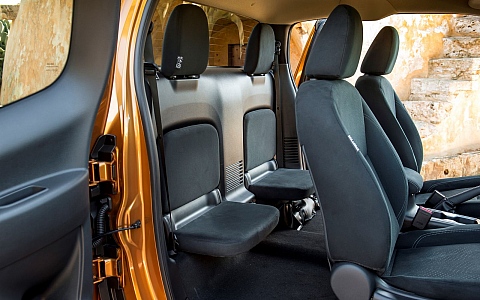 Nissan Navara King Cab (2015) - Interijer