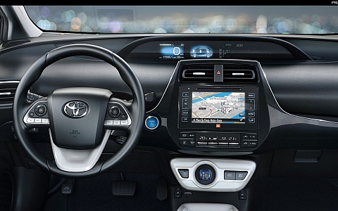 Toyota Prius (2016) - Interijer