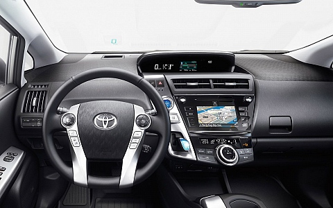 Toyota Prius+ (2015) - Interijer