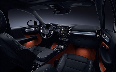 Volvo XC40 (2017) - Interijer