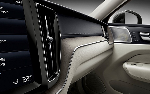 Volvo XC60 (2018) - Interijer