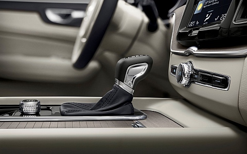 Volvo XC60 (2018) - Interijer