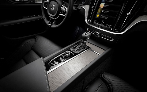 Volvo V60 (2018) - Interijer