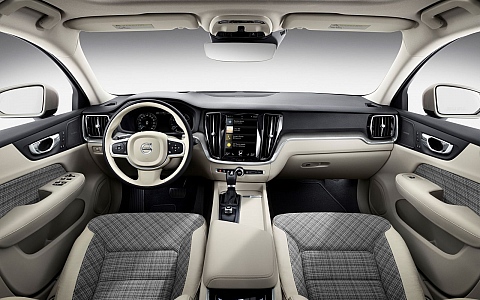 Volvo V60 (2018) - Interijer