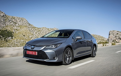 Toyota Corolla Sedan (2019) - Eksterijer