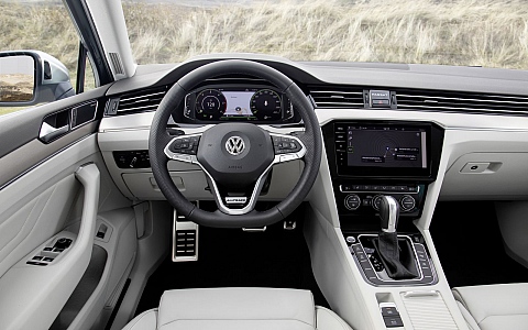 Volkswagen Passat Alltrack (2019) - Interijer