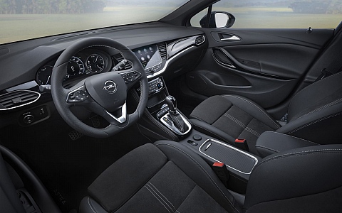 Opel Astra (2019) - Interijer