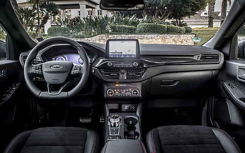 Ford Kuga (2021) - Interijer