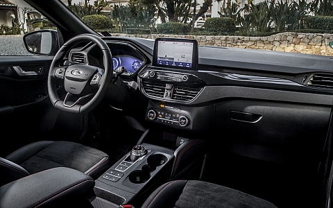 Ford Kuga (2021) - Interijer