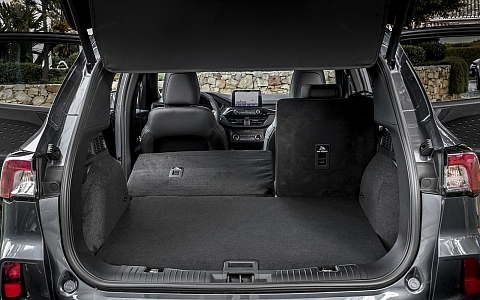 Ford Kuga (2021) - Interijer