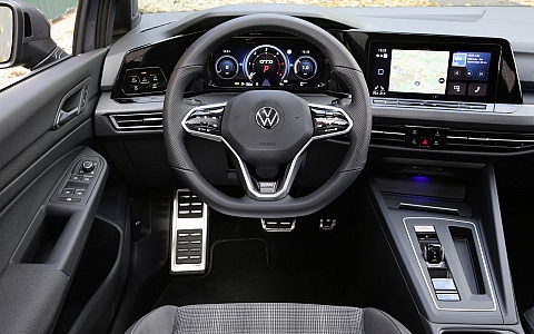 Volkswagen Golf GTD (2020) - Interijer