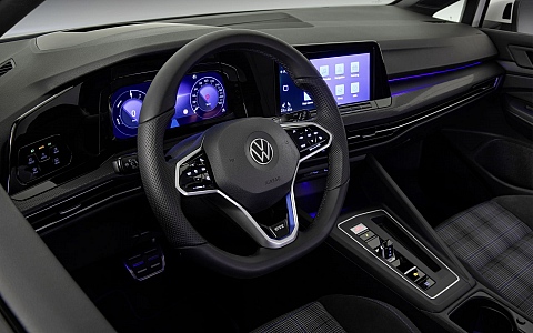 Volkswagen Golf GTE (2020) - Interijer