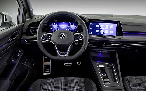 Volkswagen Golf GTE (2020) - Interijer